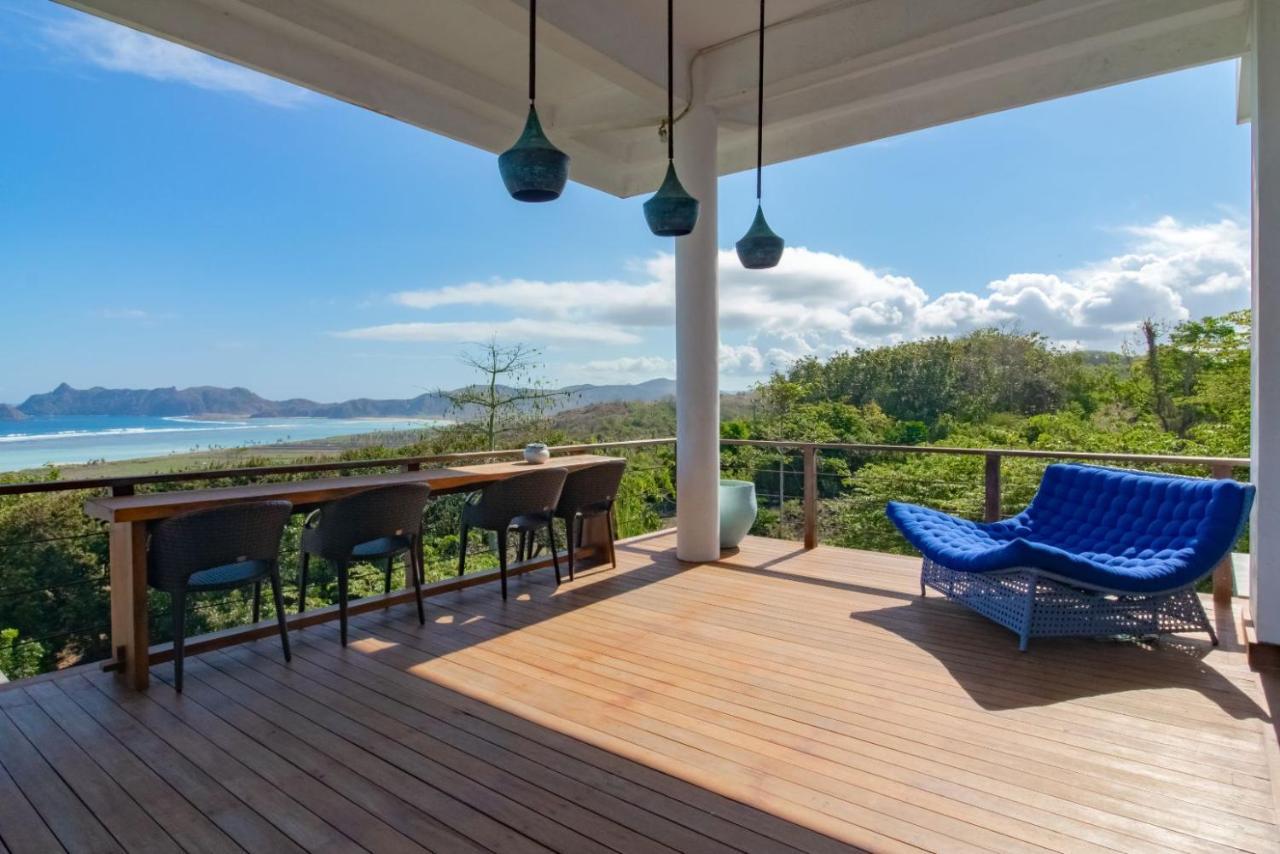 Villa Nambung Selong Belanak Exteriör bild