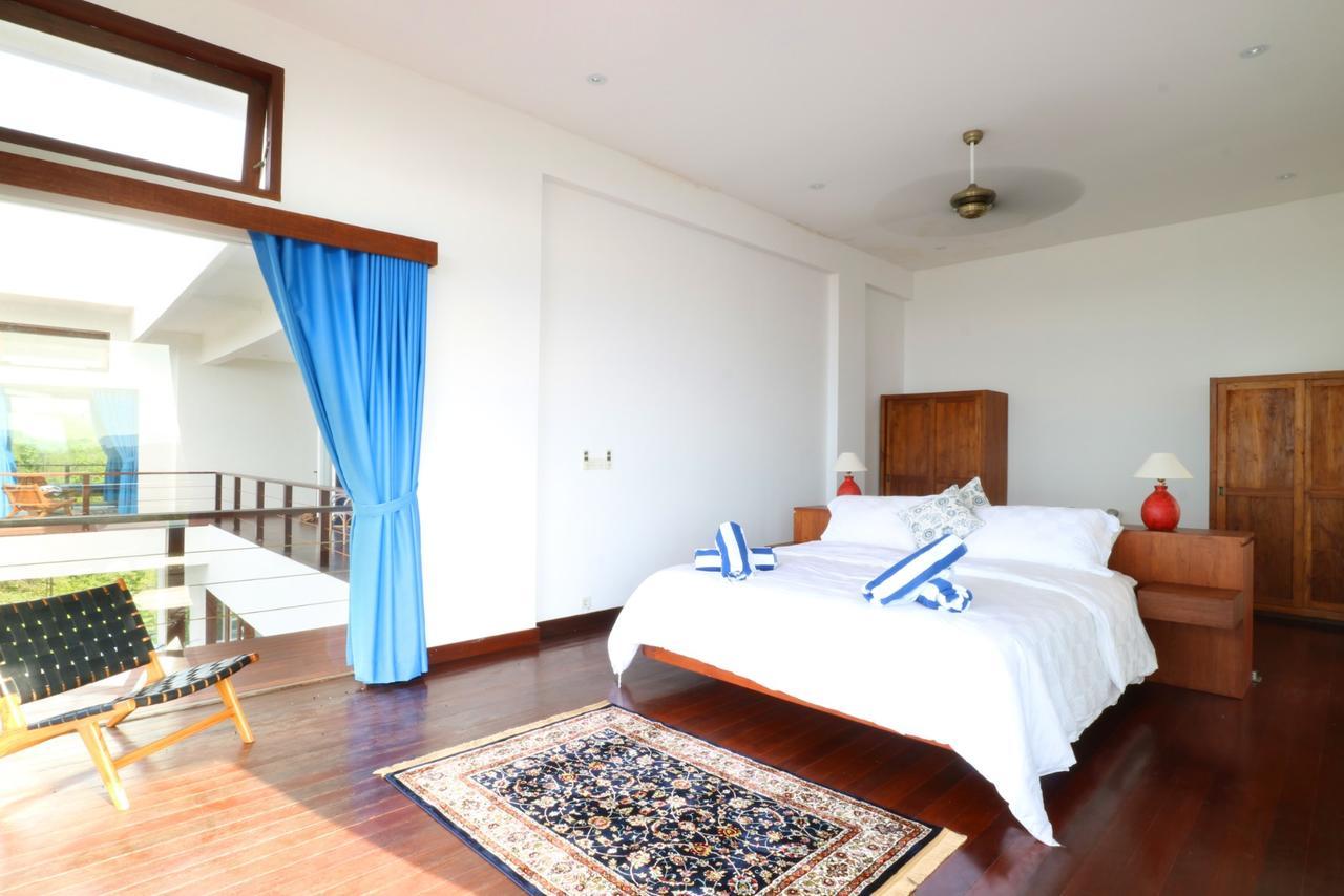 Villa Nambung Selong Belanak Exteriör bild